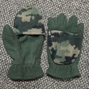 Kids Green Camouflage Fleece Convertible Mittens